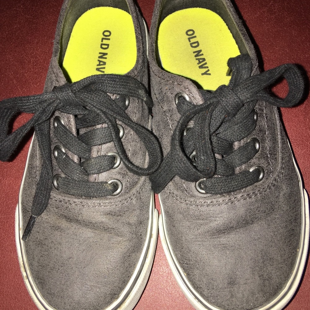 Old navy casual kids sneakers